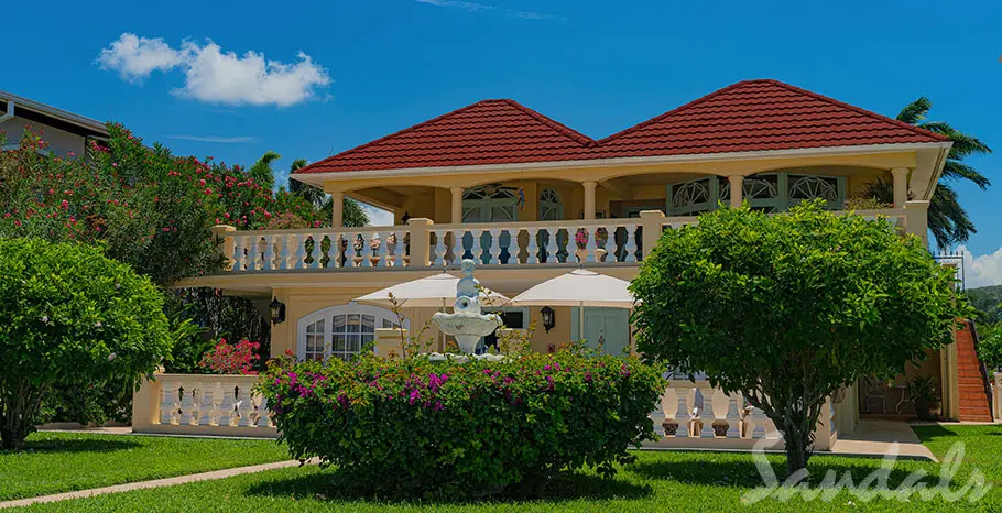 Beachfront One Bedroom Butler Villa Suite 3 of 5