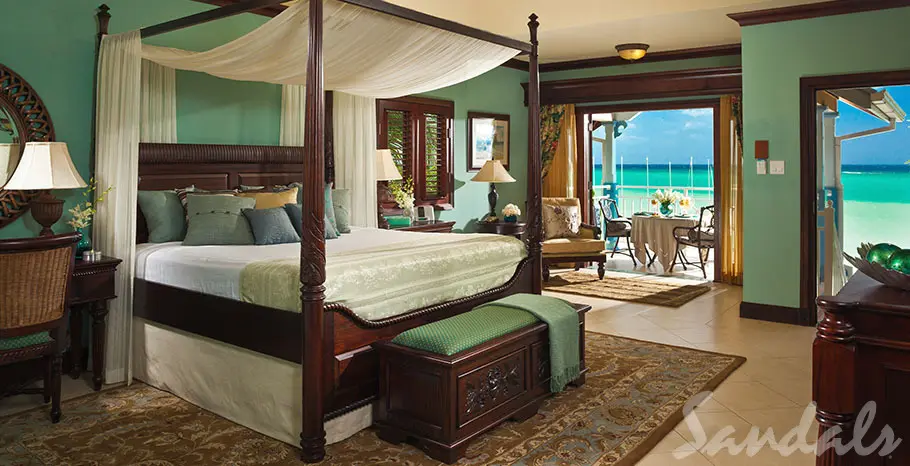 Beachfront Royal Butler Villa Suite 1 of 7