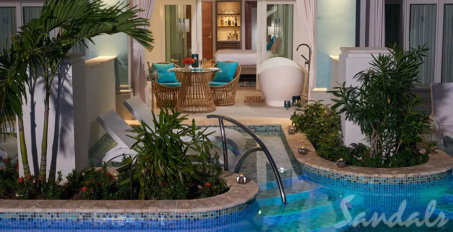 Crystal Lagoon Swim-up Club Elite Luxury Room w Patio Tranquility Soaking Tub 1 of 6