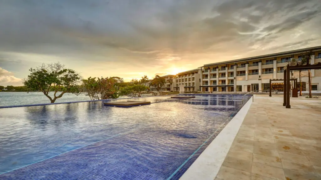 Royalton Negril , jamaica all inclusive resorts , best Jamaica all inclusive resorts