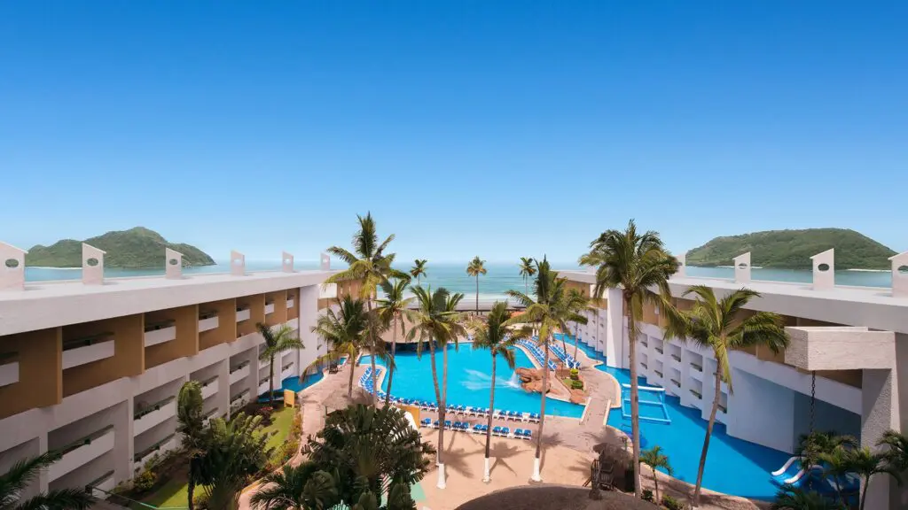 El Cid Castilla Beach Hotel _ pool aerial view