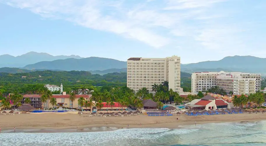 Park Royal Beach Ixtapa_beach aerial view