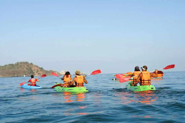 Park Royal Beach Ixtapa_kayaking