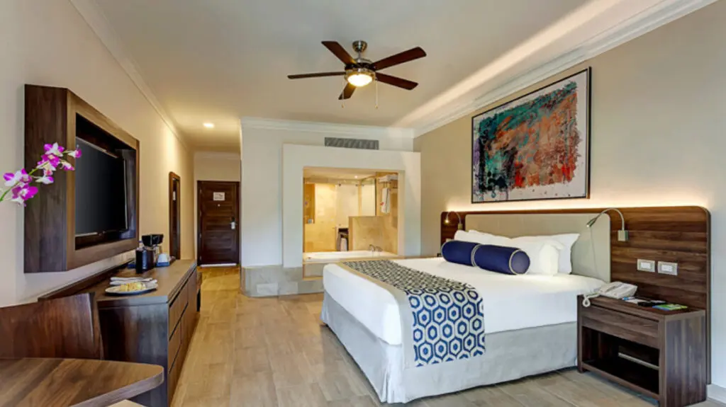 Royalton Splash Punta Cana_Premium_Jacuzzi_DC_Suite