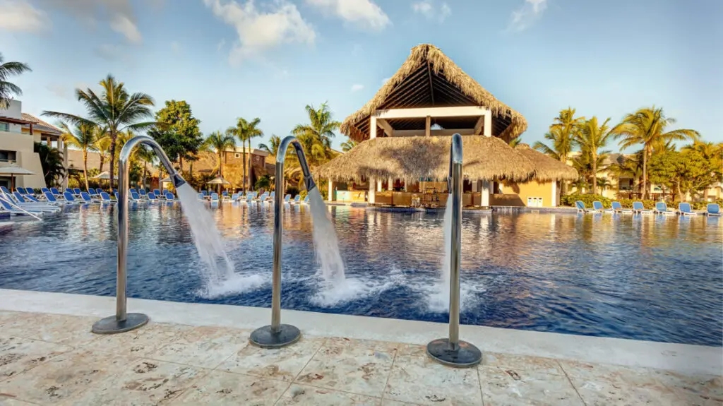 Royalton Splash Punta Cana_main pool 3