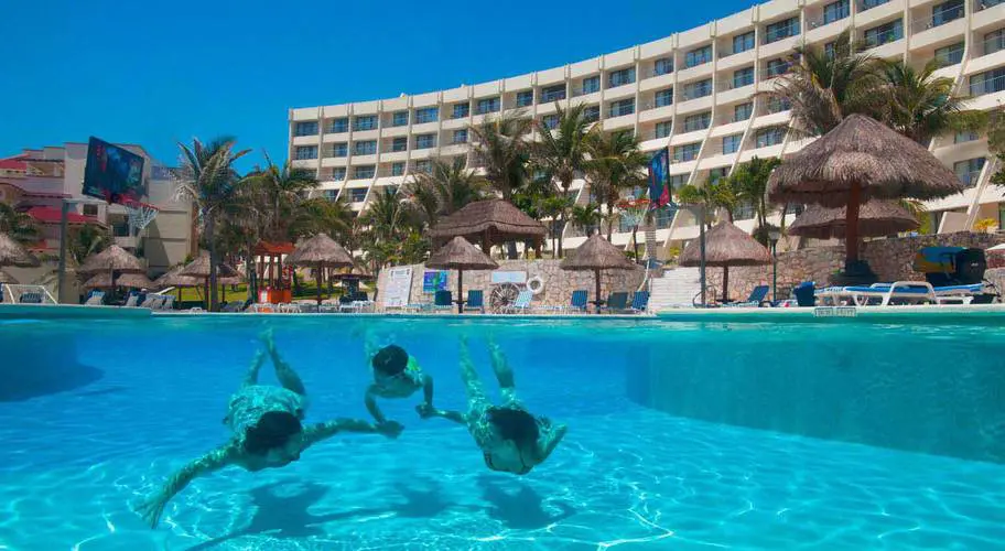 Grand Park Royal Cancun_Swimming Pool 3